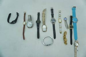 lot 334 image: Watch Lot