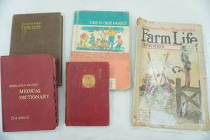 lot 340 image: Vintage Books, Vintage Farm Life MagazineNewspaper