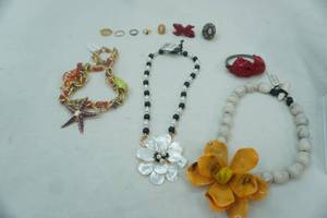 lot 367 image: Jewelry Lot Rings Necklaces, Bracelets, Broaches