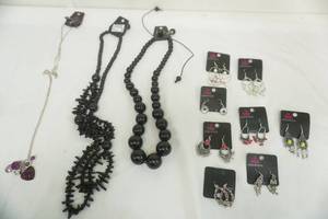 lot 375 image: Jewelry Lot NEW Paparazzi Fashion Jewelry Necklace and Earring Sets and Earrings