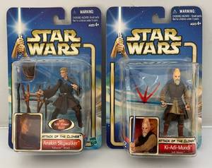 lot 42 image: Vintage STAR WARS Attack Of The Clones Action Figures (New Old Stock)
