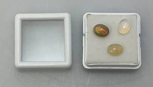 lot 118 image: Three 6x8 MM Natural Ethiopian Oval Opals