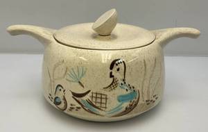 lot 221 image: Vintage RED WING Pottery Bob White Collection Two Handled Casserole Dish With Lid,  Quail Adorned 14 x 7 x 9 12
