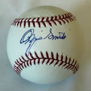 lot 13 image: Ozzie Smith Autograph Baseball - Official Major League Baseball