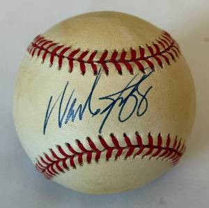 lot 17 image: Wade Boggs Signed Baseball - Official AL Ball with PSADNA LOA