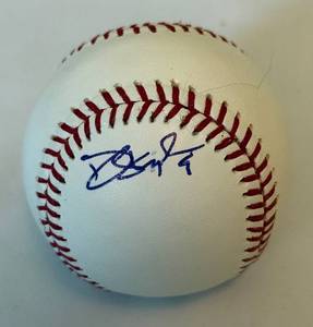 lot 38 image: Dee Gordon Autographed Baseball - Official MLB Ball (Rawlings)