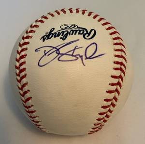 lot 48 image: Dee Gordon Autographed MLB Baseball - Official Major League Baseball
