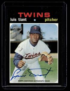 lot 38A image: Luis Tiant On-Card Auto 2020 Topps Heritage #ROA-LT Minnesota Twins Baseball Card