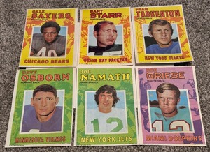 lot 97B image: (6) 1971 Topps Pin Up Poster Stars - Sayers, Starr, Tarkenton, Namath, Griese, Osborn