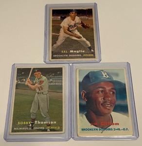 lot 104B image: (3) 1957 Topps Vintage Baseball Card Lot