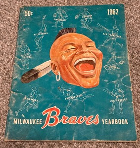 lot 89 image: 1962 Milwaukee Braves Vintage Yearbook