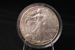 lot 23 image: American Silver Eagle - 1 oz .999 Fine Silver Dollar (1998) - United States Mint