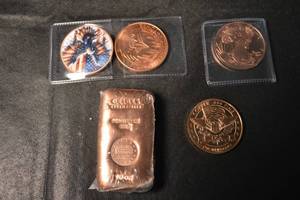 lot 86 image: Copper Bar 1 oz .999 Fine  3 Copper Coins in Clear Holders