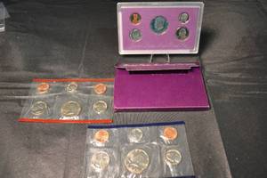 lot 91 image: United States Mint Proof Set 1990 - 5-Coin Purple Display Case