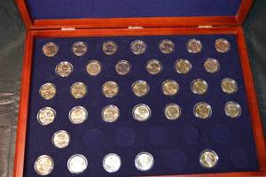 lot 94 image: The Complete Presidents Coin Collection - The Morgan Mint Display Box Set