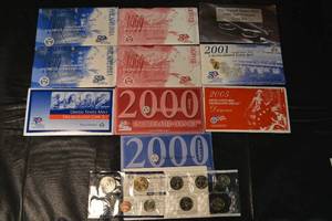 lot 95 image: United States Mint Uncirculated Coin Sets - 2001-2005 (Lot of 10)