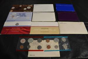 lot 100 image: Lot Of 10 United States Mint Coin Sets Lot - Uncirculated & Proof, 1970s-1990s (D & P Mint Marks)