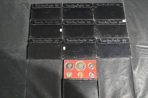 lot 107 image: Lot Of 10 United States Proof Sets - 1973-1977 Collection