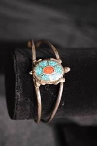 lot 119 image: Sterling Silver Turquoise Turtle Bracelet