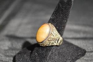 lot 125 image: Vintage Silver Carnelian Gilt Filigree Ring