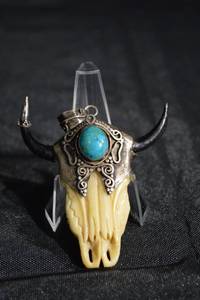 lot 141 image: Turquoise Bull Skull Pendant with Silver Filigree & Curved Horns