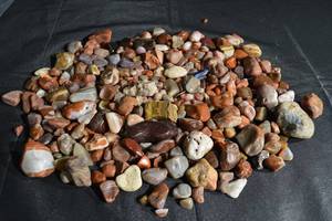 lot 148 image: Agate & Jasper Tumbled Stones - Assorted Red, Orange & Cream Colors