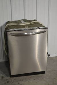 lot 163 image: Frigidaire Gallery Dishwasher - 24 in Built-In Stainless Front