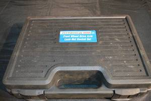 lot 171 image: Pittsburgh Front Wheel Drive Axle Lock-Nut Socket Set