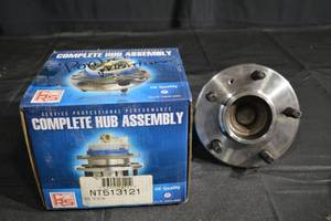 lot 259 image: CRS NT513121 Complete Hub Assembly - 5-Lug Wheel Hub, OE Quality