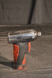 lot 264 image: Snap-On CT561 7.2V Cordless 38 Drive Impact Wrench Kit