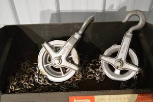 lot 271 image: Chain Hoist