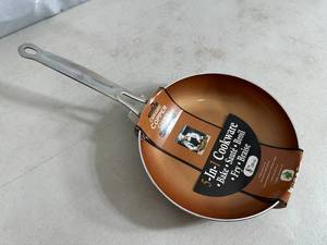 lot 294 image: New 8 inch Ceramic Copper Coated Frying Pan