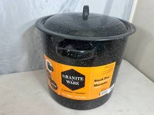 lot 14 image: New Granite Ware 15.5 qt Stock Pot with Steam Insert
