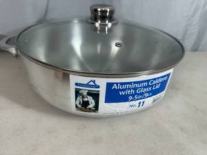 lot 21 image: New Scratch and Dent 9.5 Quart Aluminum Caldero Pan with Lid