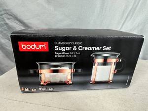 lot 53 image: New Bodum Chambord Classic Sugar and Creamer Set
