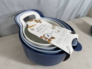 lot 58 image: New 4 Piece Mixing Bowl Set