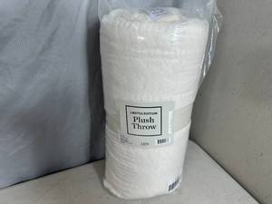 lot 70 image: New Ulta Limited Edition Plush Throw Blanket