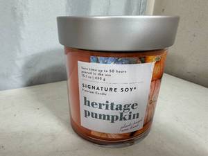 lot 89 image: New Signature Soy Plant Based Wax Blend 2 Wick Candle - Heritage Pumpkin