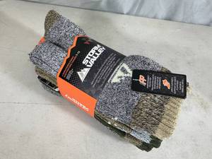 lot 103 image: 4 New Pair Performance Boot Socks