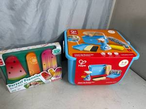 lot 104 image: New Hape Toys, Clean Up Set and Popsicle Set