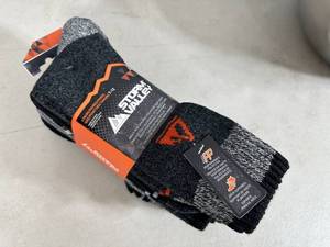 lot 92 image: 4 New Pair Performance Boot Socks