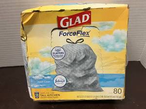lot 145 image: Glad ForceFlex Drawstring Bags