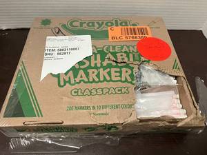 lot 126 image: Crayola Marker Classpack