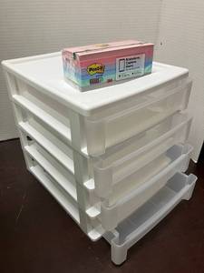 lot 121 image: Four Drawer Organizer and Post-It Notes