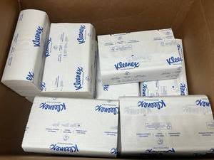 lot 6 image: Kleenex Multifold Towels