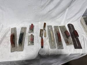 lot 1514 image: Assorted Masonry Trowels & Floats
