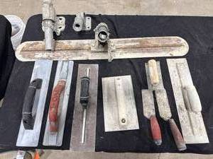 lot 1519 image: Concrete Finishing Tool Lot