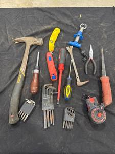lot 1520 image: Assorted Hand Tool Lot