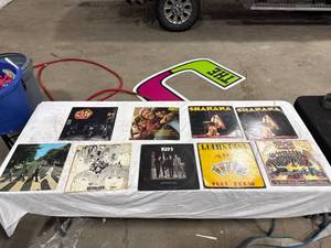 lot 1525 image: Vintage Vinyl Record Album Lot