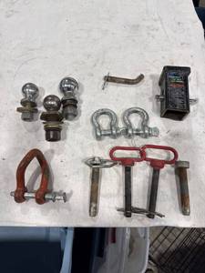 lot 1531 image: Towing & Hitch Accessories Lot